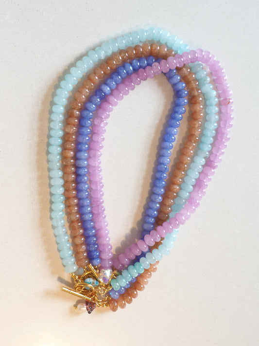 PASTEL NATURSTEIN HALSKETTE